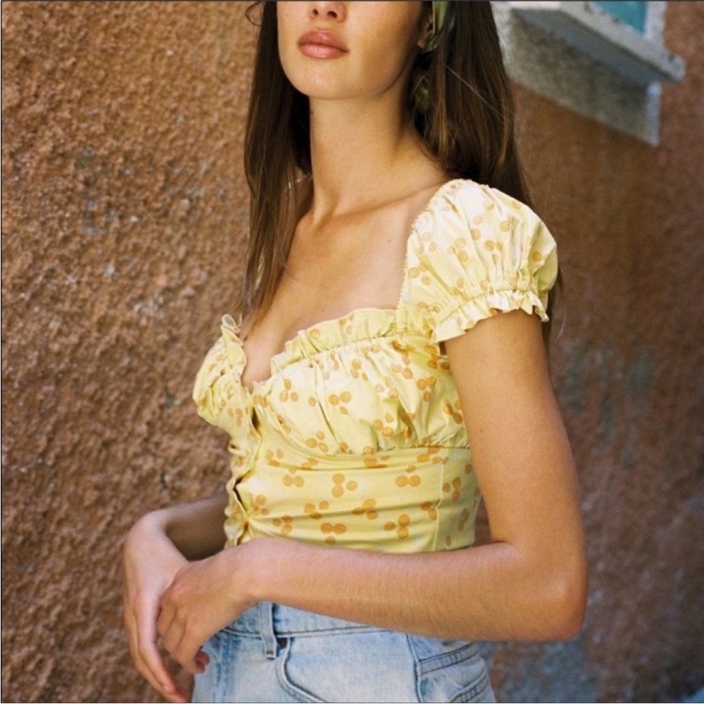 With Jean Remi Top Les Orange Yellow Floral Size Small